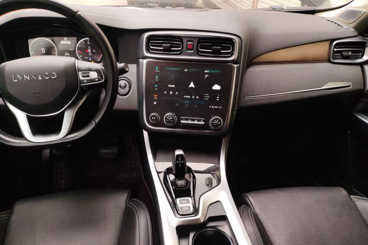 Used Lynk & Co 01 2019 2.0T Two-Wheel-Drive Pro Version China VI Standard