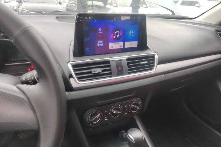 Used Mazda Mazda 3 Axela 2016 Sedan 1.5L Automatic Comfort Model
