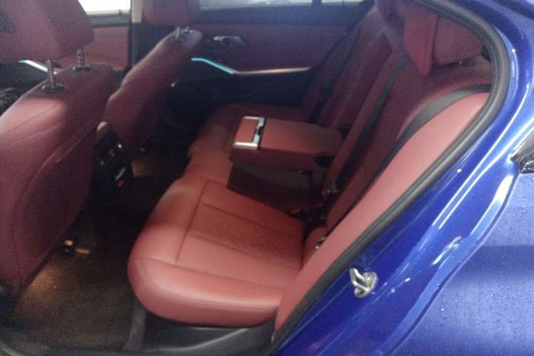 Used BMW i3 2022 eDrive 35 L
