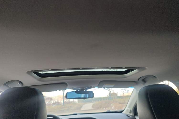 Used Roewe 360 2015 1.5L Automatic Luxury Edition
