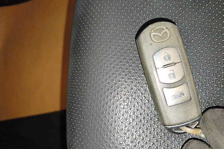 Used Mazda Mazda 3 Axela 2017 Sedan 1.5L Automatic Luxury Model Emission Standard China V
