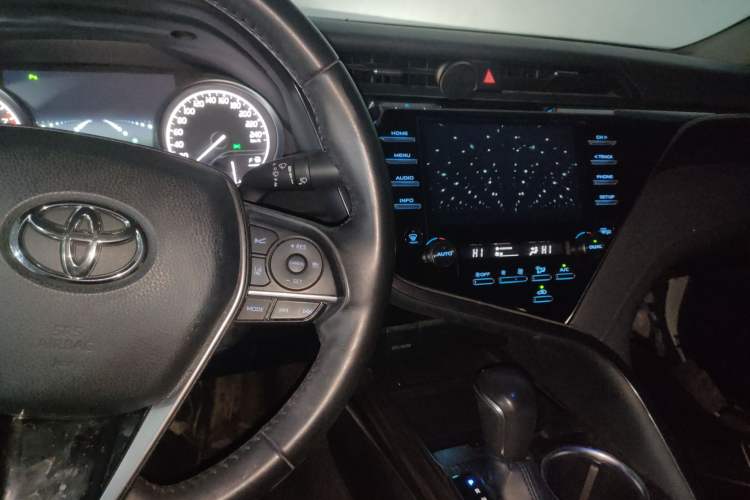 Used Toyota Camry 2018 2.5G Luxury Edition
