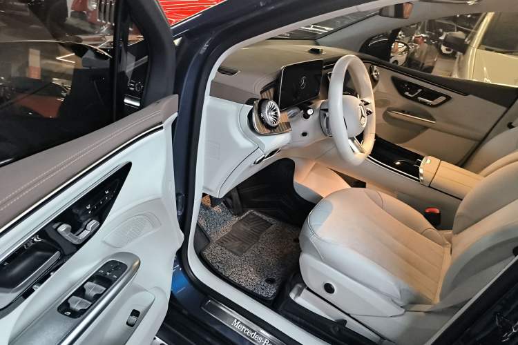 Used Mercedes-Benz EQE SUV 2023 350 4MATIC Pioneer Edition