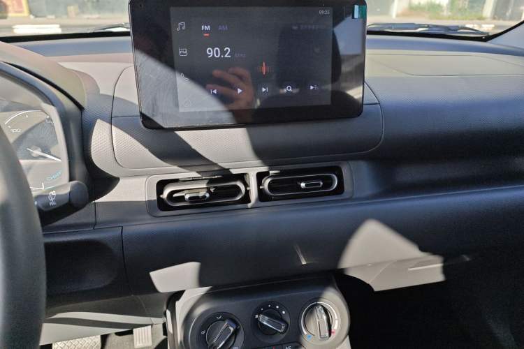 Used Wuling Hongguang New Energy 2024 All-Electric Model 300KM Standard Version
