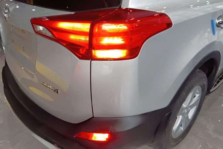 Used Toyota RAV4 2013 2.0L CVT Two-Wheel Drive Urban Edition