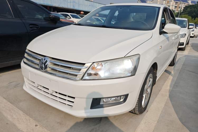 Used Volkswagen Santana 2015 1.6L Manual Comfort Edition
