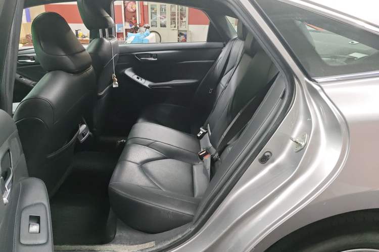 Used Toyota Avalon 2019 2.0L Luxury Edition China VI Standard