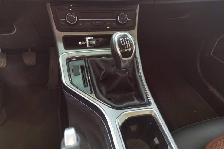 Used Geely Auto Emgrand GL 2018 1.8L Manual Elite Smart Connectivity Version
