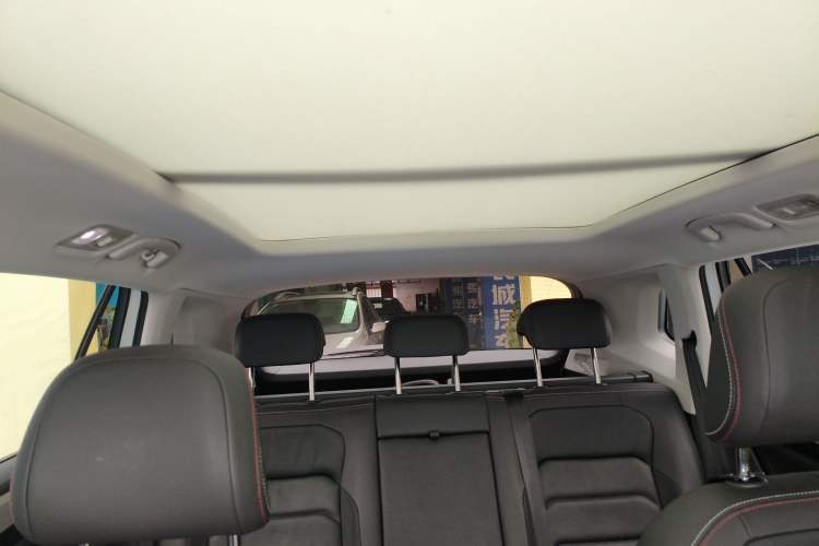 Used Volkswagen Tayron 2019 330TSI Two-Wheel Drive Luxury Model China VI Standard
