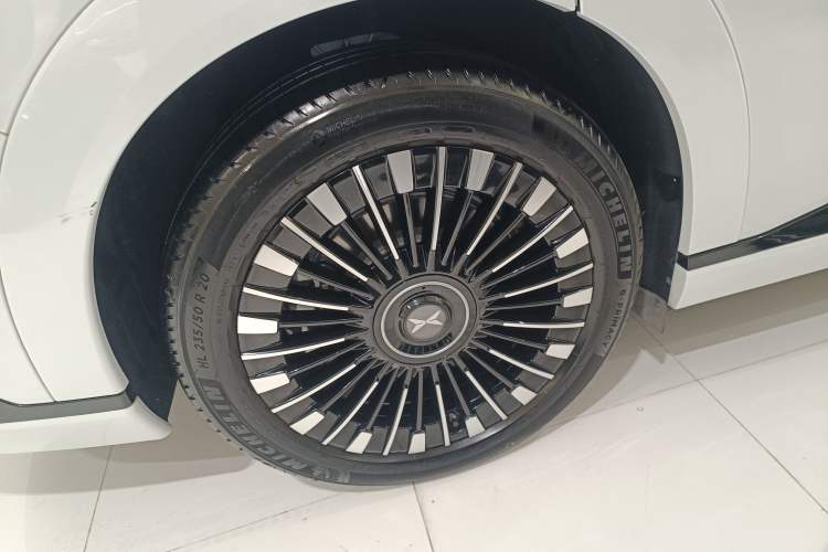 Used XPeng X9 2025 740 Ultra-Long Range Max
