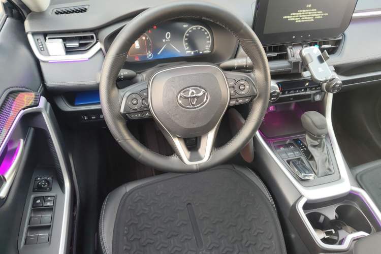 Used Toyota Wildlander 2023 2.0L CVT Two-Wheel Drive Luxury PLUS Edition
