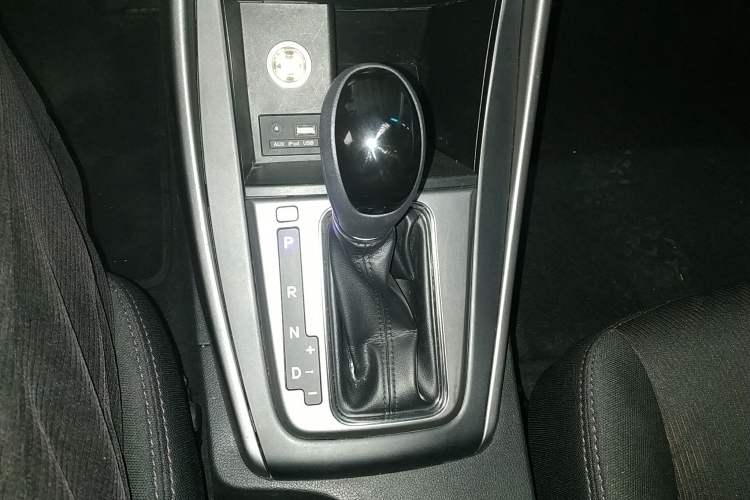 Used Hyundai Elantra 2016 1.6L Automatic Smart Version
