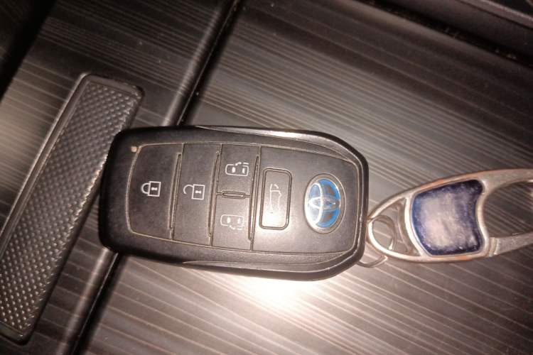 Used Toyota Sienna 2023 2.5L Hybrid Deluxe Edition
