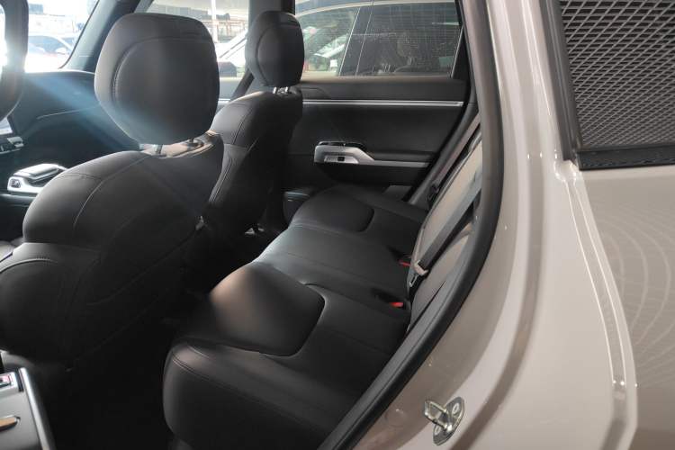 Used  G318 2024 Four-Wheel-Drive Air Suspension Model