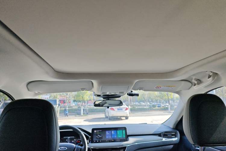 Used Ford Escape 2020 EcoBoost 245 Two-Wheel-Drive Titanium Edition
