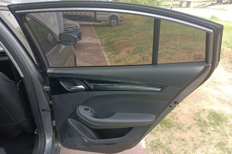 Used Roewe i5 2021 1.5L CVT Platinum Edition
