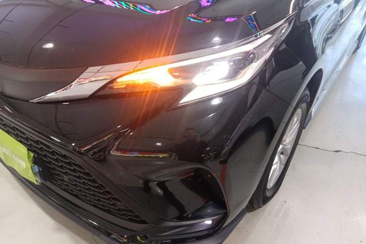 Used Toyota Granvia 2023 2.5L Hybrid Comfort Edition