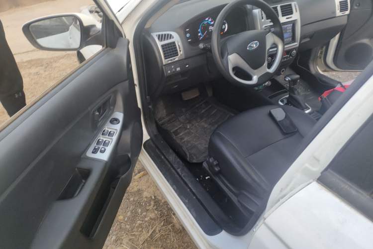 Used  300E 2017 Standard Model