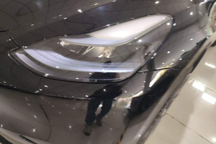 Used Tesla Model Y 2023 Rear-Wheel-Drive Version
