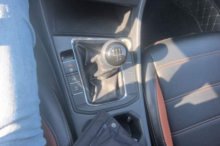 Used Volkswagen Bora 2020 1.5L Manual Fashion Edition
