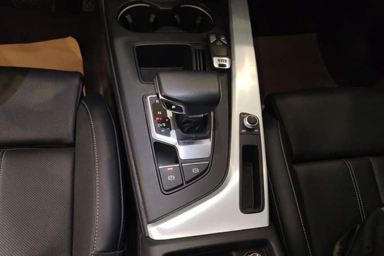 Used Audi A4L 2024 40 TFSI Fashion Dynamic Model