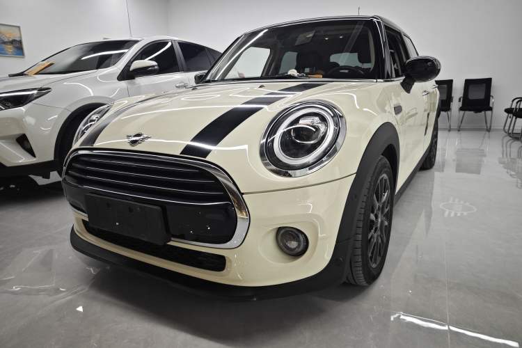 Used  MINI 2019 1.5T COOPER Classic Edition Five-Door Version
