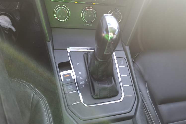 Used Volkswagen Lamando 2015 230TSI DSG Fashion Edition
