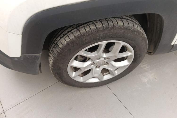 Used  Renegade 2017 180T Automatic Jingneng Edition
