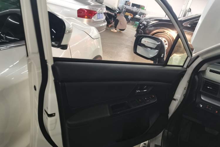 Used Subaru XV 2014 2.0i Comfort Edition
