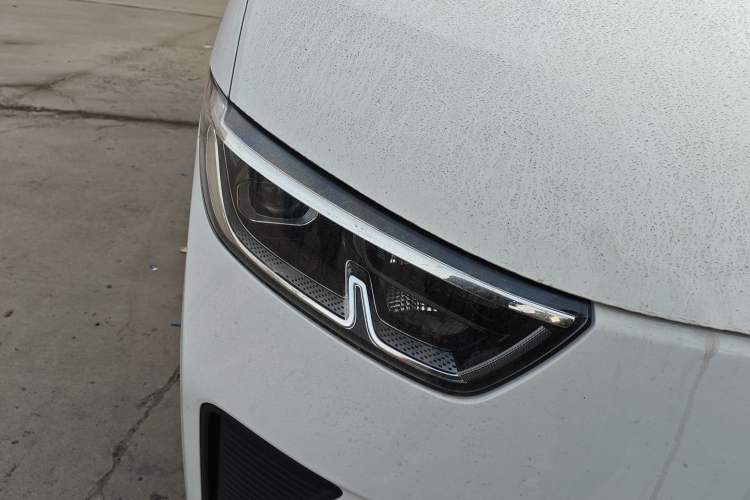 Used Wuling Yangguang 2024 300KM Comfort Version Passenger Van 75kW
