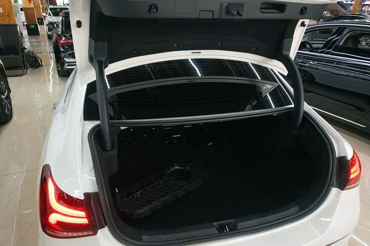 Used Mercedes-Benz A-Class 2022 Restyled A 200 L Sport Sedan Fashion Version
