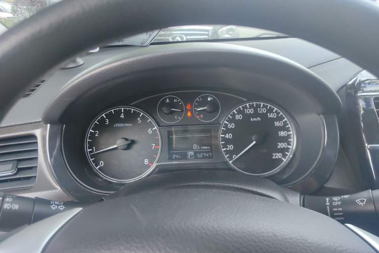 Used Nissan Tiida 2013 1.6L CVT Cool Cafe Edition
