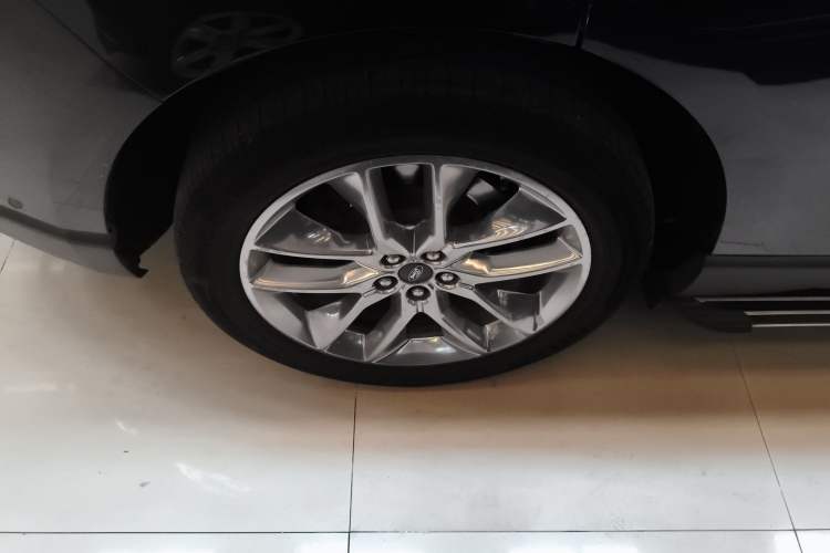 Used Ford Edge 2015 2.0T GTDi Four-Wheel Drive Prestige Model
