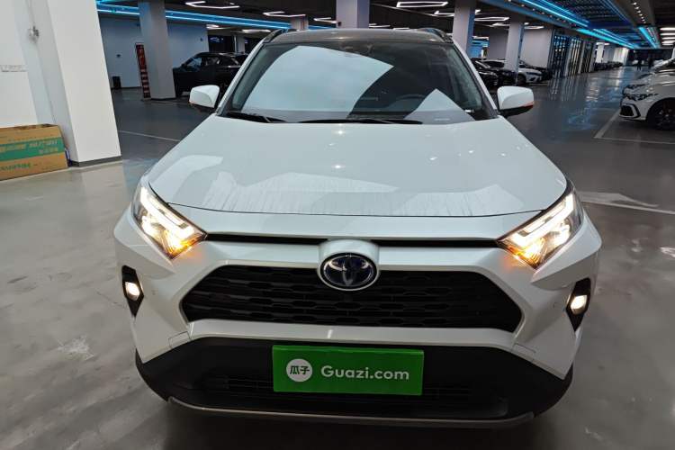 Used Toyota RAV4 2023 Dual-Engine 2.5L E-CVT Two-Wheel Drive Elite Plus Edition
