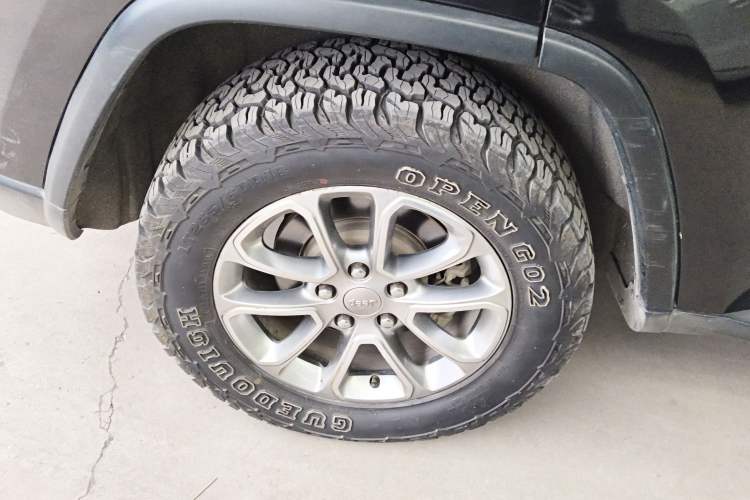 Used  Grand Cherokee (Import) 2015 3.0L Comfort Navigation Edition
