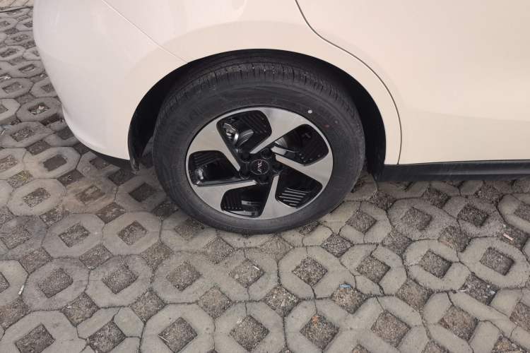 Used  3 2024 Charming Edition 405km Lite