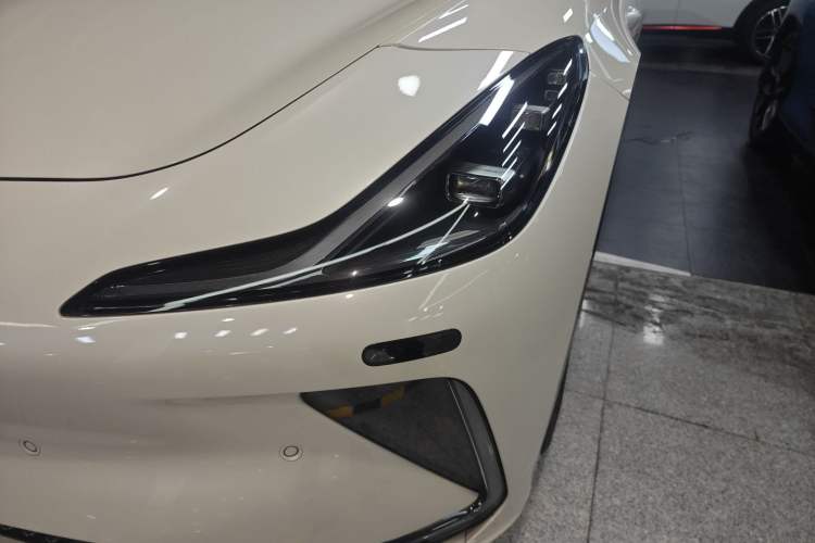 Used  LS7 2023 77 kWh Urban Fit Pro Rear-Wheel Drive Version
