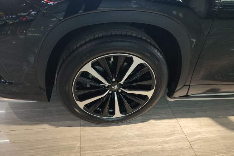 Used Toyota Crown Land Cruiser 2021 2.5L HEV Four-Wheel Drive Flagship Edition
