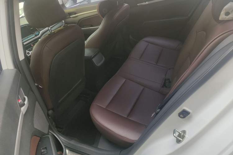 Used Hyundai Elantra 2016 1.6L Automatic ZhiXuan – Elite Version
