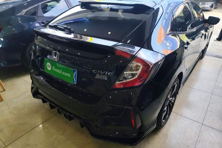 Used Honda Civic 2021 HATCHBACK 220TURBO CVT Trendy Cool Edition
