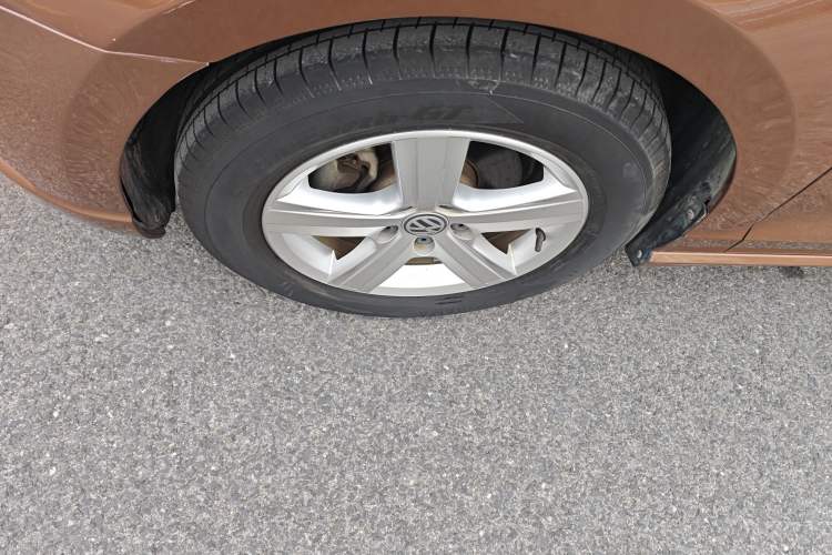 Used Volkswagen Lamando 2015 230TSI DSG Fashion Edition
