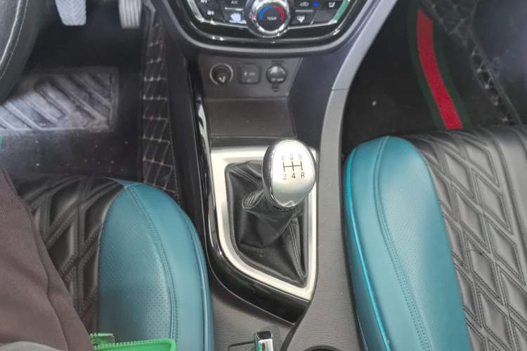 Used Changan Alsvin V7 2016 1.6L Manual LeShang Model China V Standard