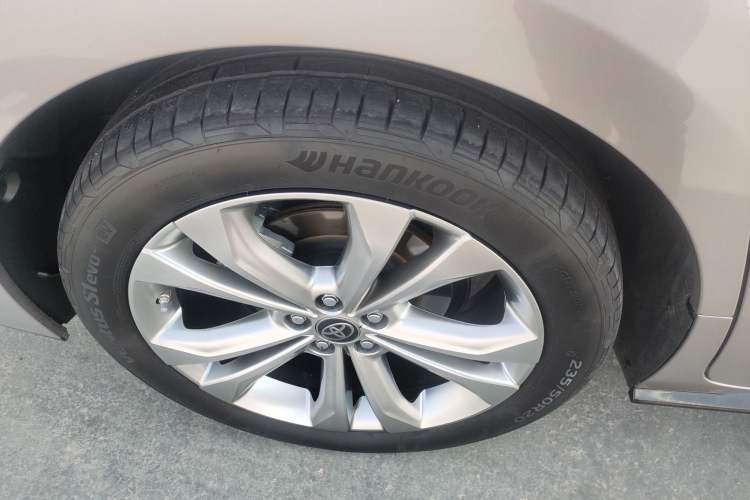 Used Toyota Sienna 2021 2.5L Hybrid Premium Edition
