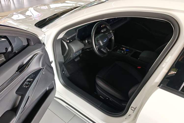 Used Ford Mondeo 2023 EcoBoost 180 Luxury Model
