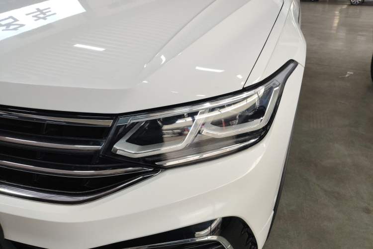 Used Volkswagen Tiguan L 2022 380TSI Automatic All-Wheel Drive R-Line Flagship 7-Seater
