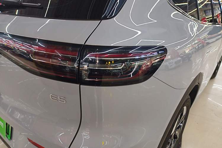 Used  E5 2024 440km Launch Edition