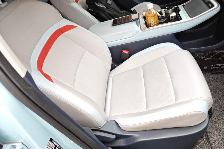 Used AION Y 2022 70 Tech Edition Lithium Iron Phosphate
