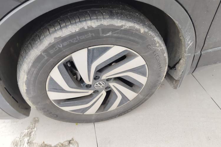 Used Volkswagen Tiguan L 2024 Outstanding Model 330TSI Automatic Two-Wheel Drive R-Line Dragon Glory Edition
