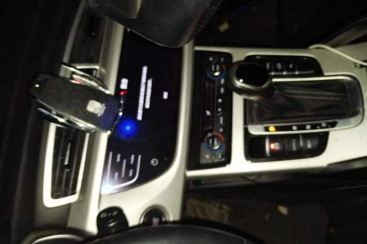 Used Geely Auto Emgrand X7 Sport 2018 1.8TD Automatic Two-Wheel Drive Smart 4G Connected Version
