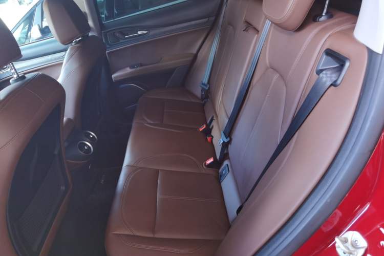 Used Alfa Romeo Stelvio 2017 2.0T 200HP Luxury Edition